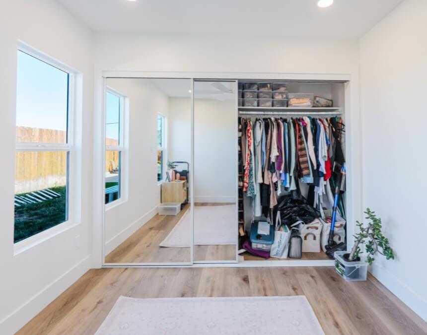 What Are the Legal Requirements for a Bedroom in California showing a code-compliant bedroom that meets requirements for habitability, safety, and occupancy.